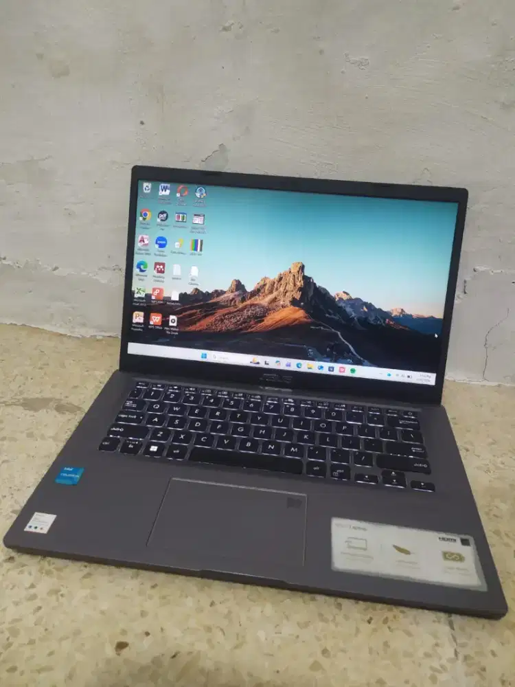 Asus vivobook X415ka Intel celeron n4500
Ram 4
SSd Nvme 256