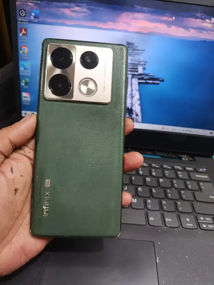 infinix note 40 pro 5G 8/256 hp dus minus deskripsi