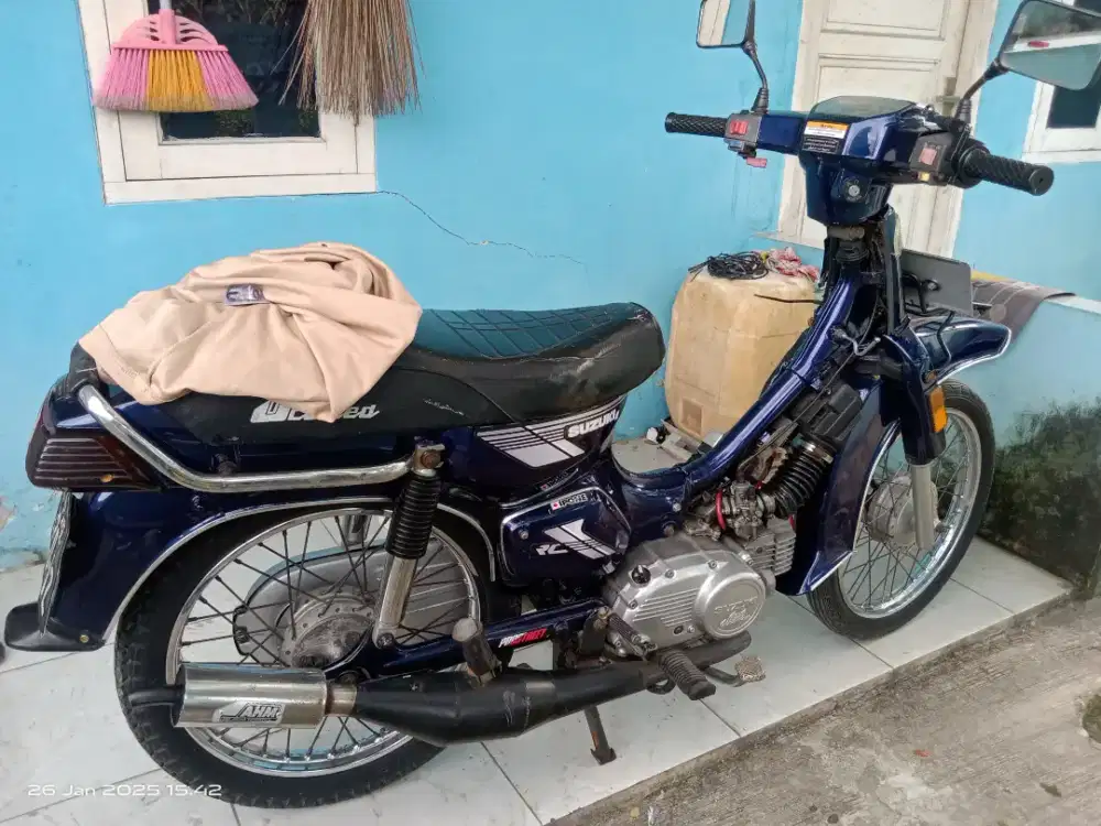 Suzuki RC100 biruu