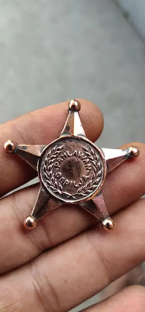 Medali Bintang Sakral Pahlawan Gerilja Thn 1945 Authentic