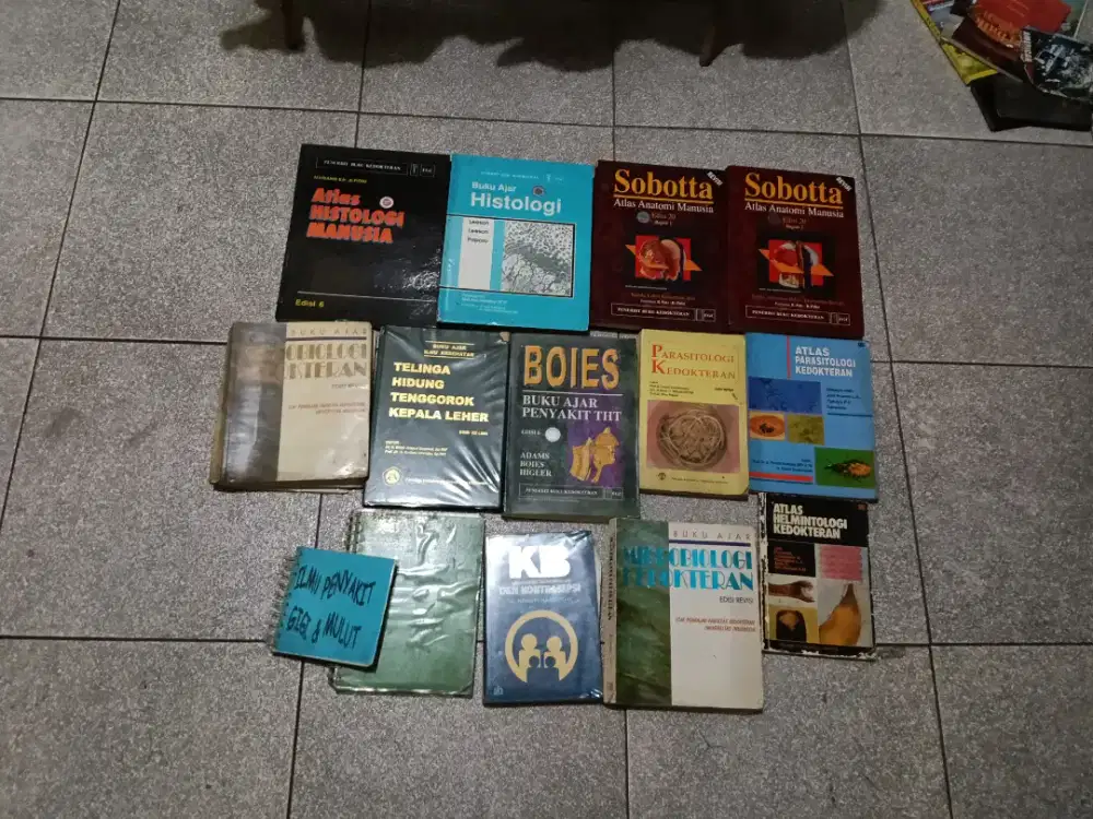 Buku² cetak dan catatan kuliah kedokteran