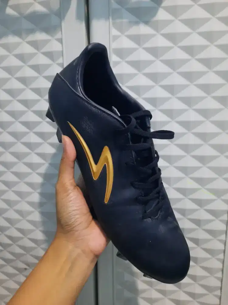 Sepatu Bola specs essoree fg