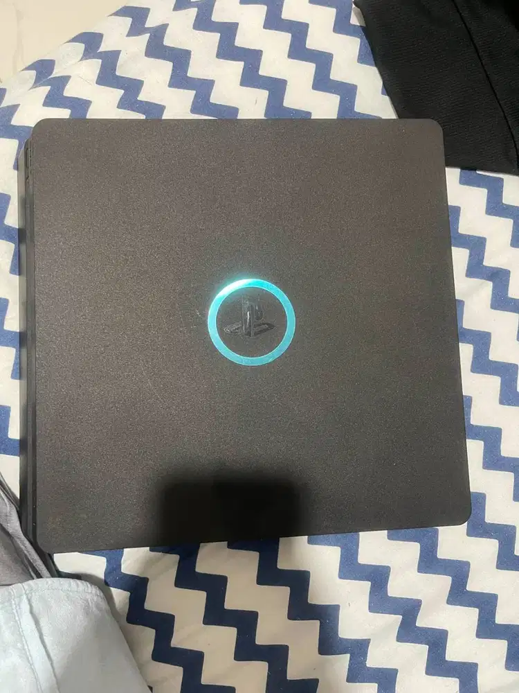 PS4 SLIM 500 GB + 2 GAME - BEKAS/USED