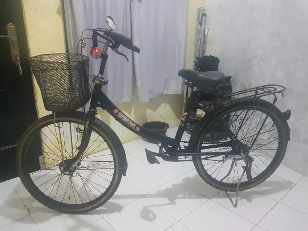 Sepeda jadul th 80 an warna hitam masih sepeda orian
