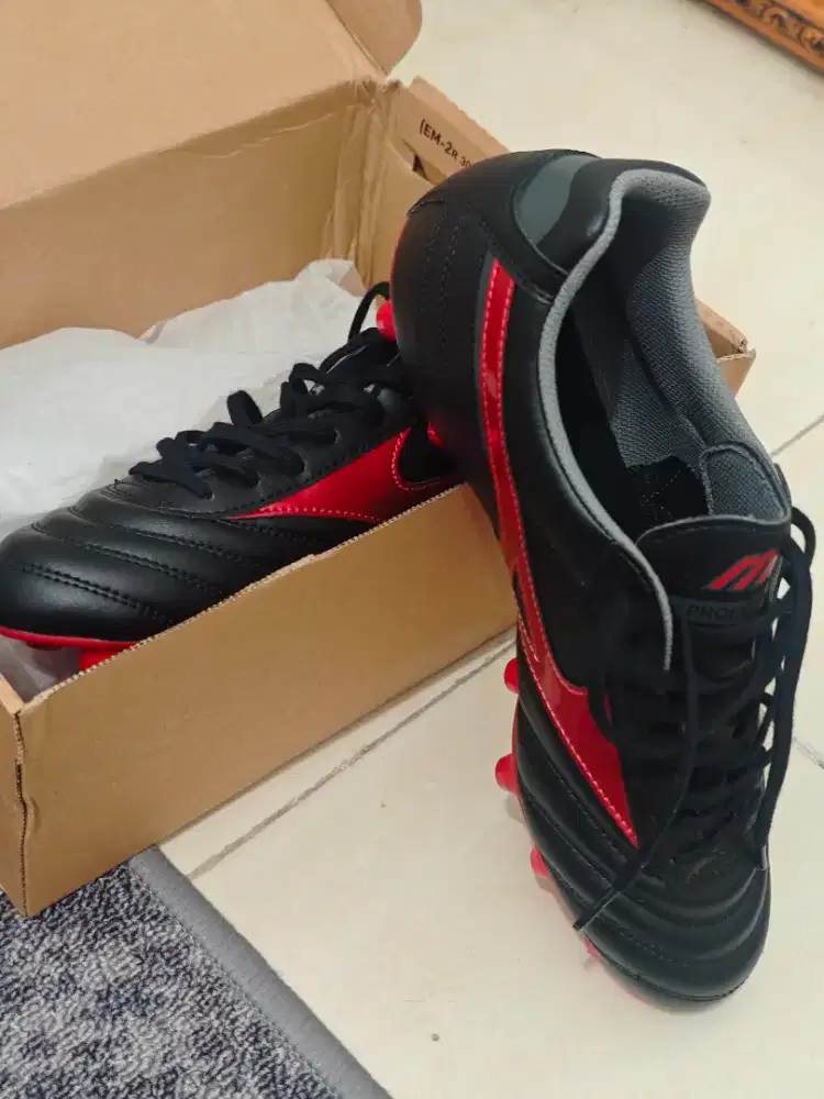 Sepatu Sepakbola Mizuno Merlia II Club