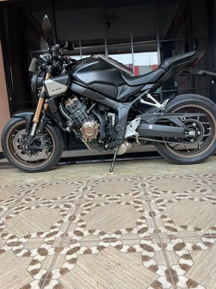 Honda CB650R Eclutch