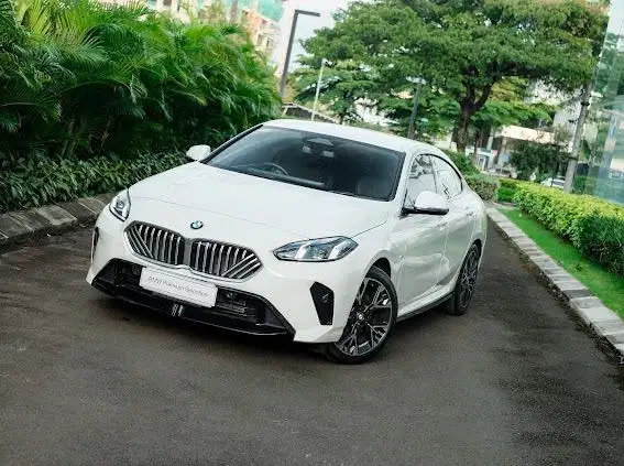 Bmw 218i belum bbn seperti baru