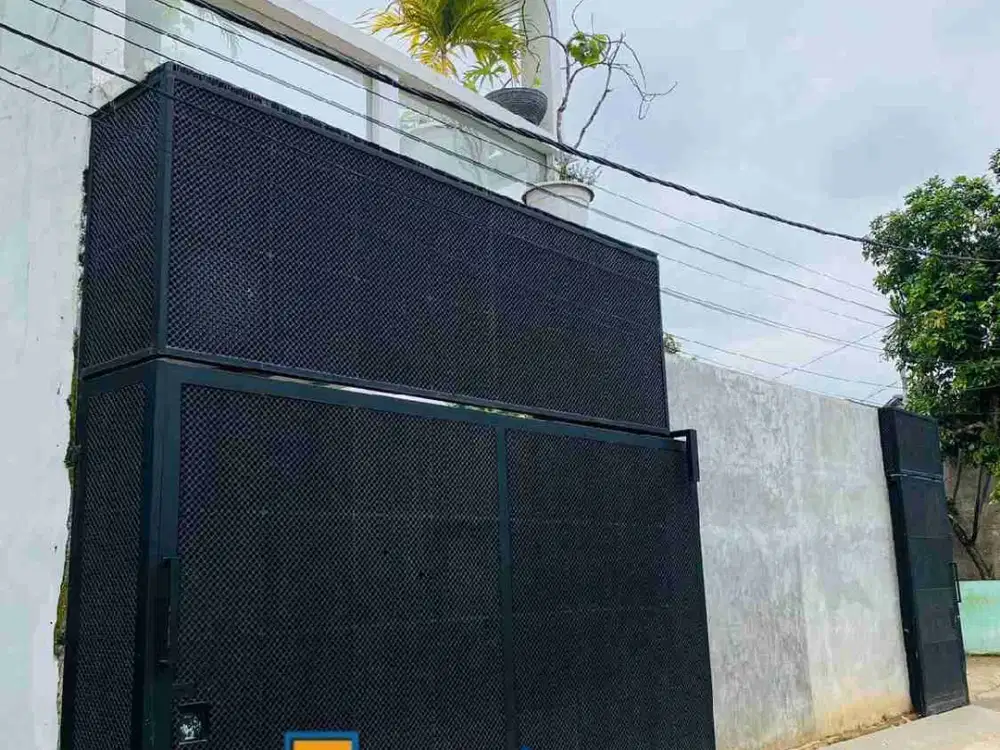 DIJUAL RUMAH UNIK ADA KOLAM RENANG RAWA MEKAR JAYA SERPONG