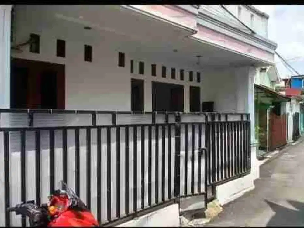 Rumah lokasi strategis di Ciracas