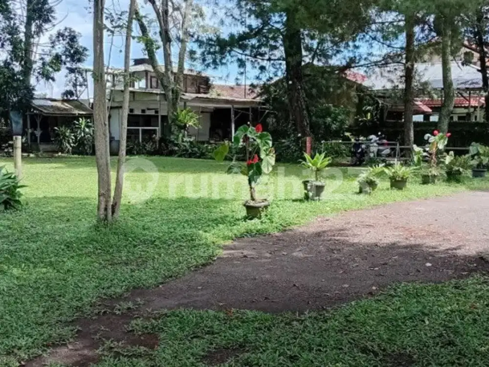 Jual Cepat Rumah Lama Halaman Luas Hitung Tanah Saja di Kota Lembang