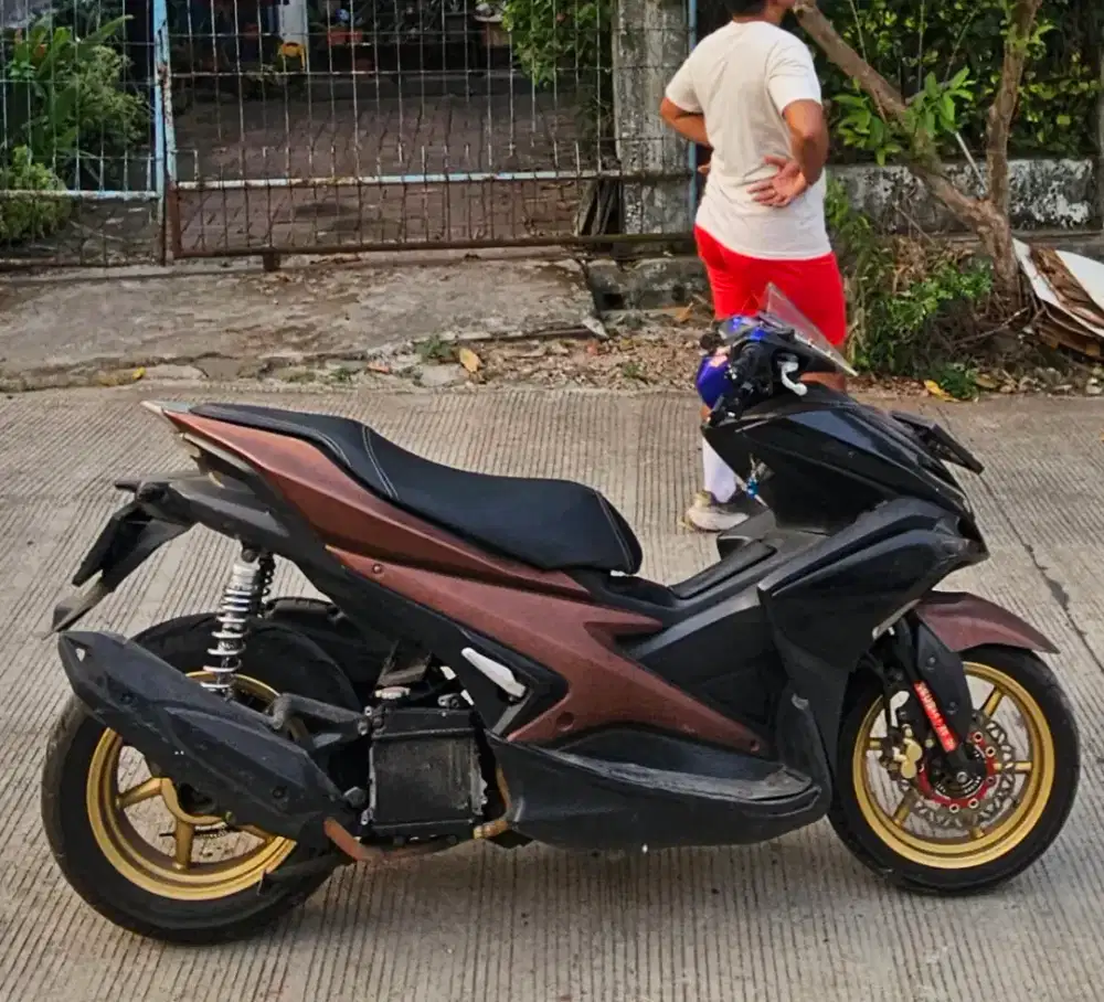 Aerox 2018 hitam