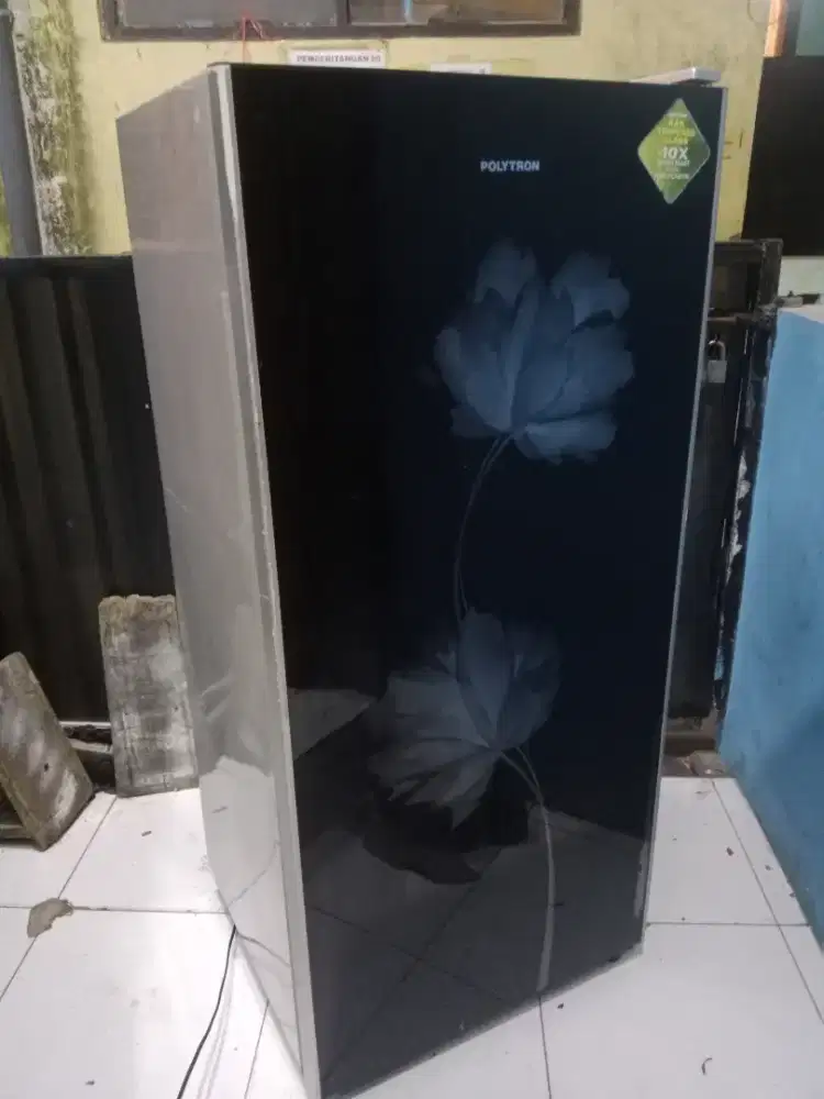 KULKAS POLYTRON PR18
