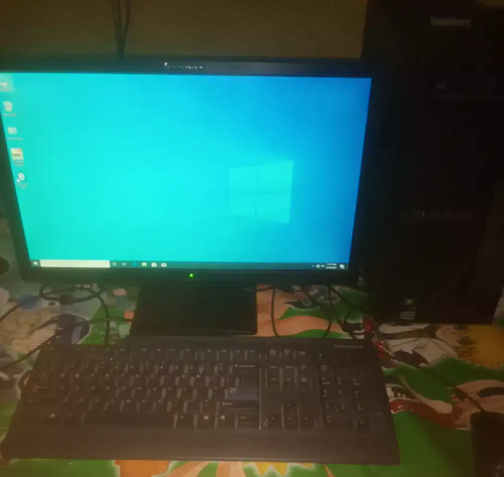 1 paket lenovo thinkcenter M81 core i5 gen2 tinggal pakai