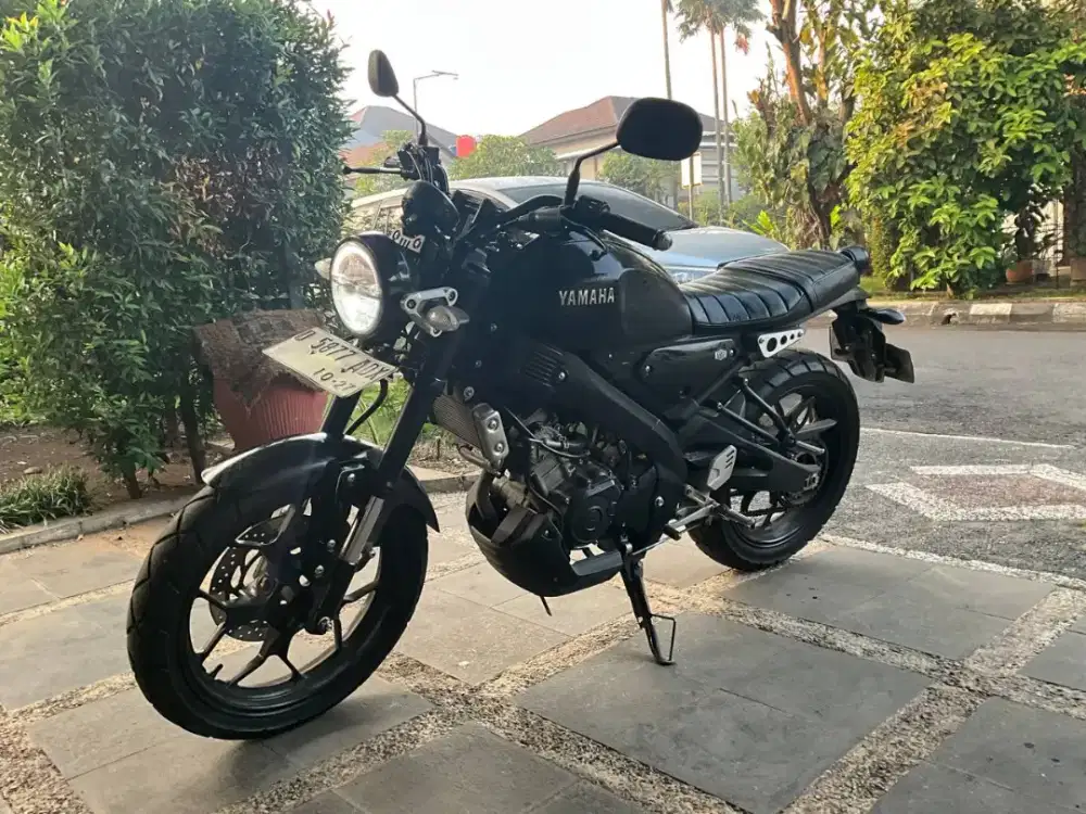 XSR Hitam 2022 - KM Rendah Kondisi Bagus