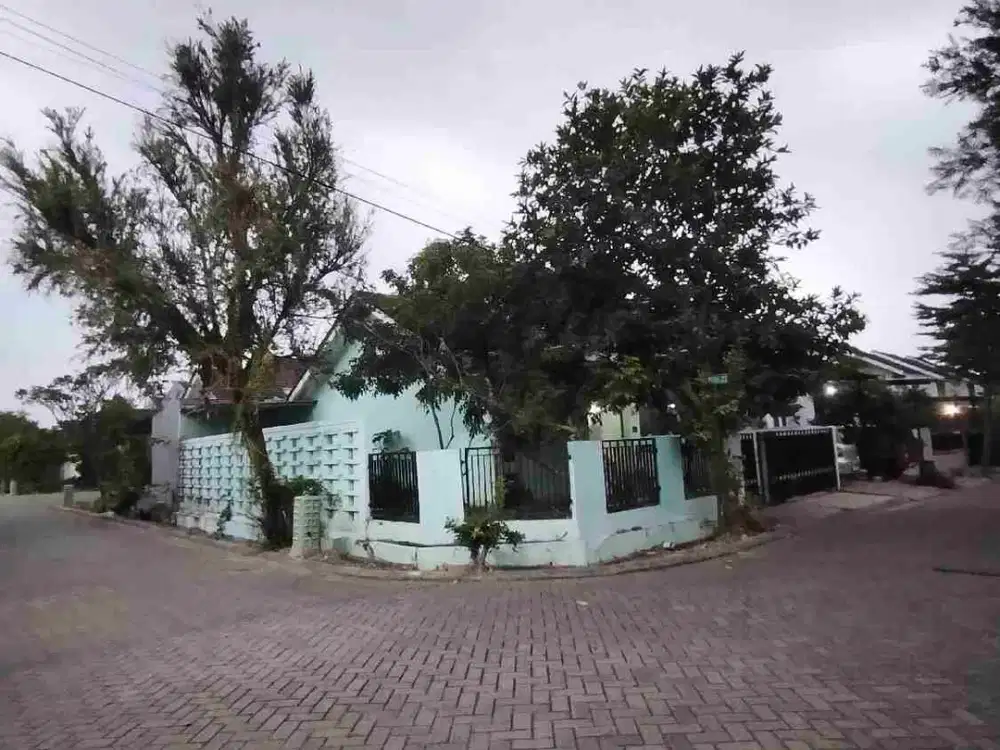 dijual rumah Hoek semi real estate citra indah city