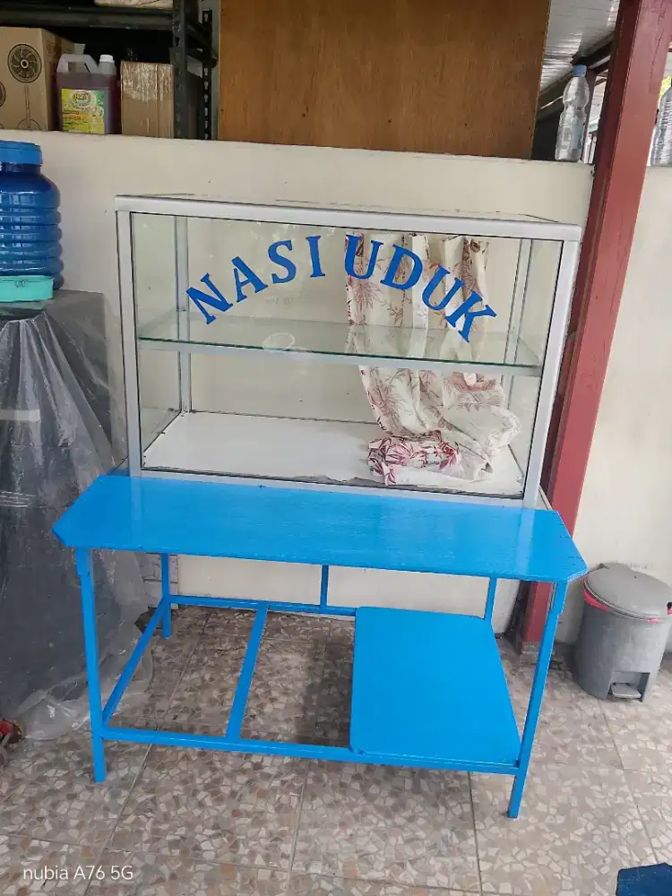 Etalase Dagang / warung