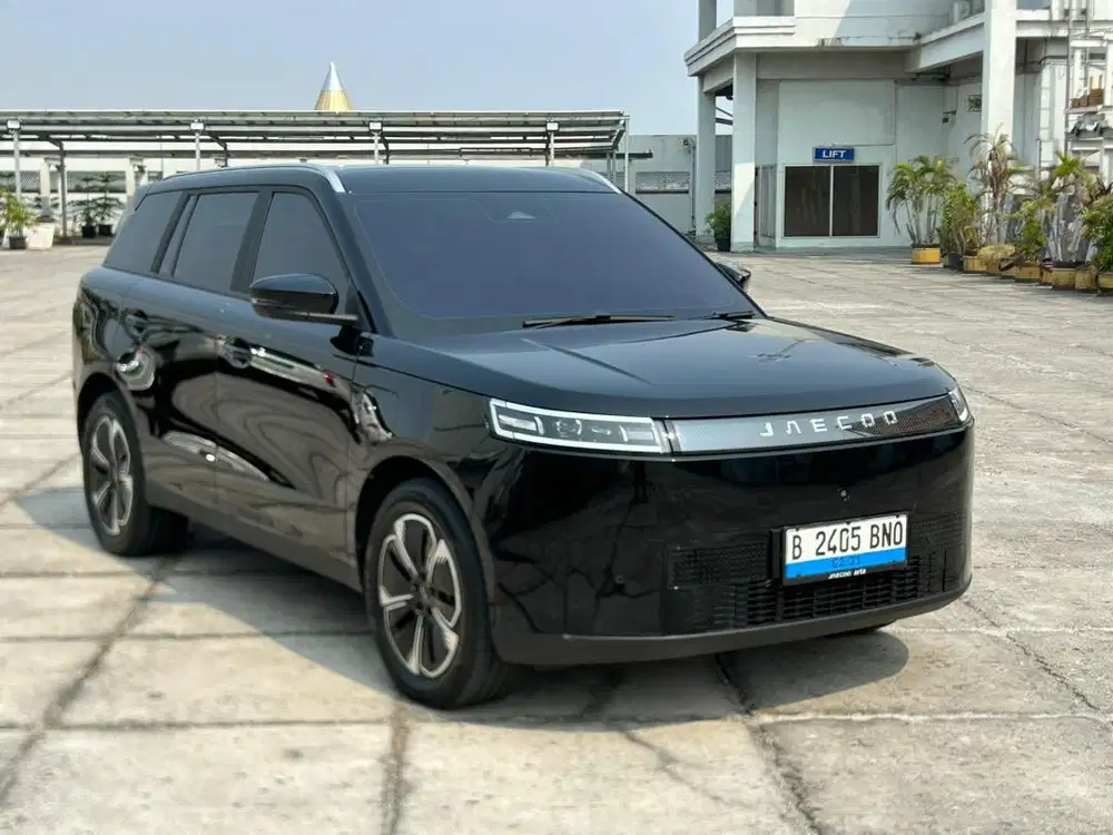 JAECO J5 LIKE NEWW 2025 KM LOW!!
