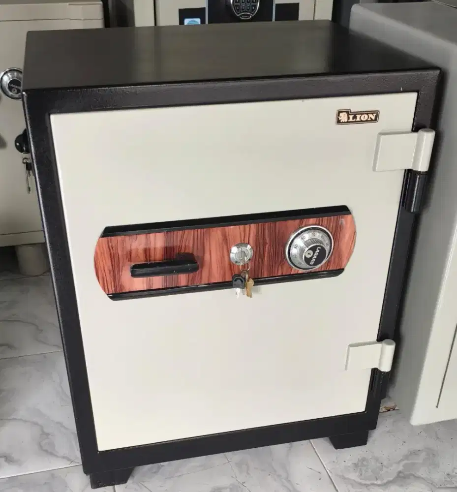 BRANKAS LION 90CM TAHAN API, PINTU TEBAL