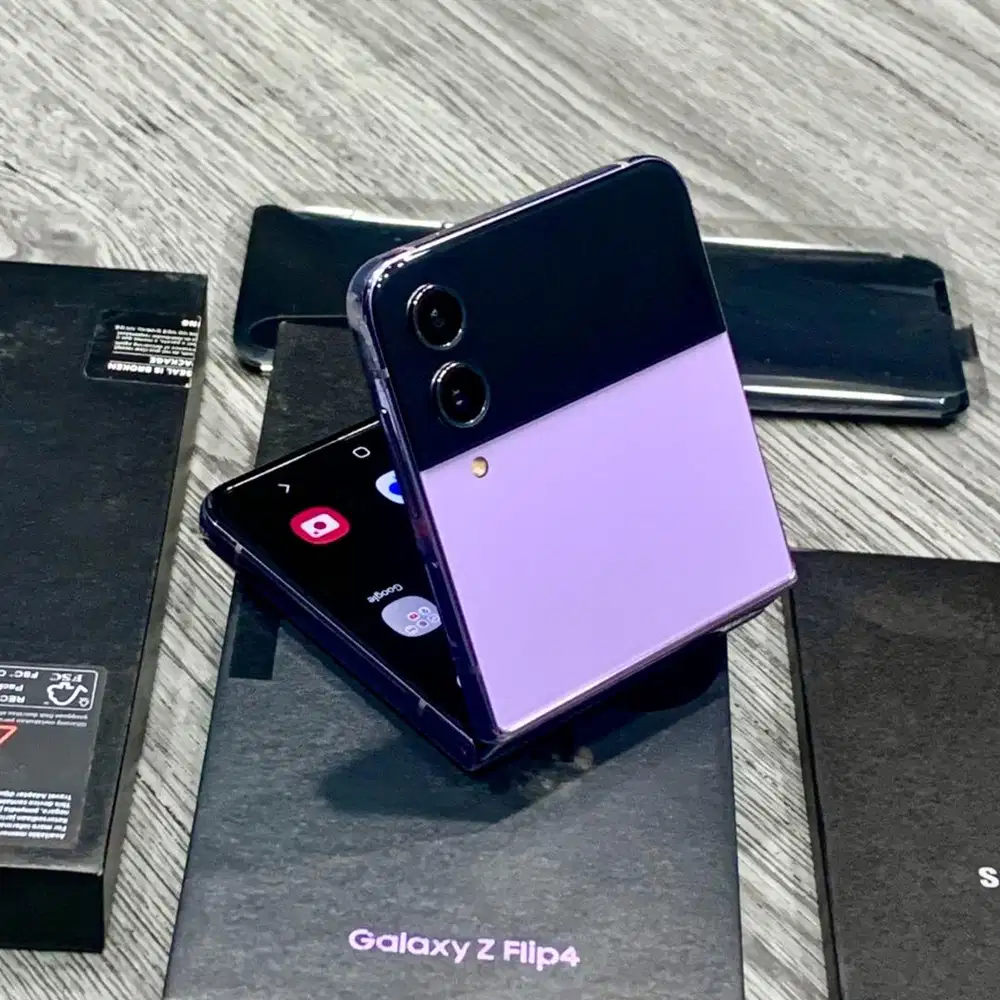SAMSUNG Z FLIP 4 8GB/256GB PURPLE RESMI SEIN MULUS