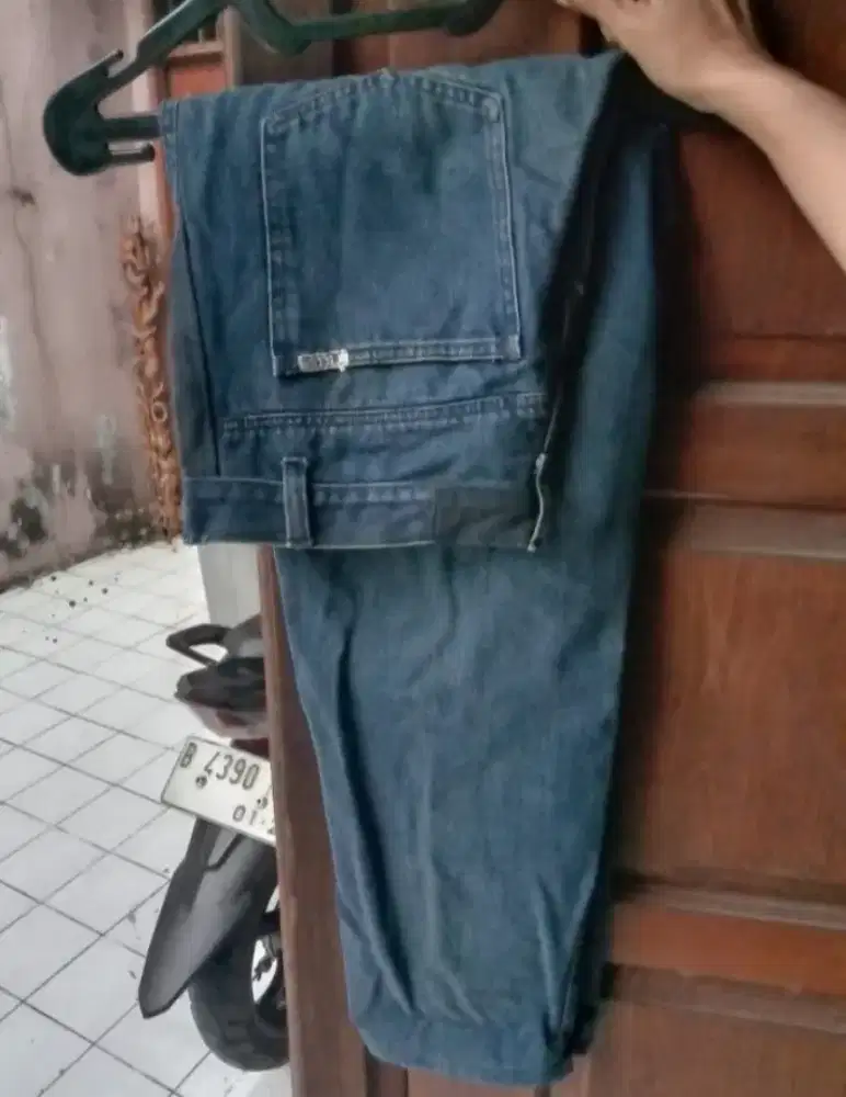 Blue jeans pria