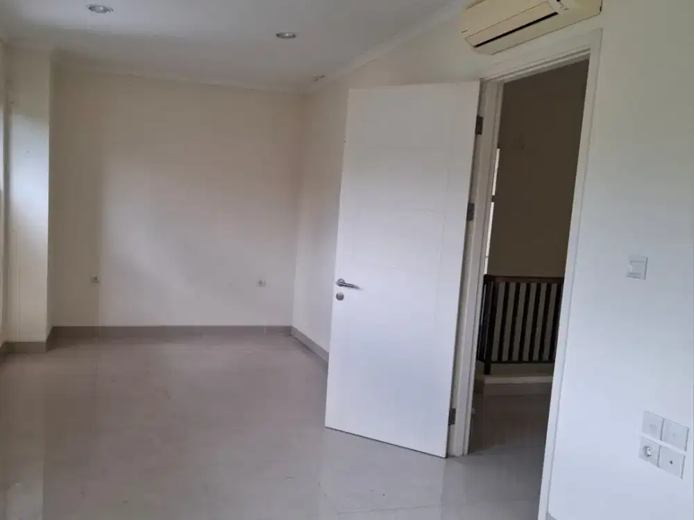 Rumah Dengan Harga Menarik Dekat Kawasan Kuliner dan Pendidikan di Cluster Thomson Gading Serpong