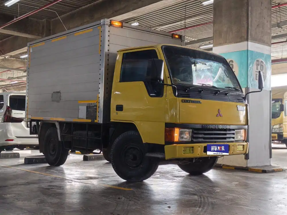 Mitsubishi Colt Diesel FE 304 Box 3.3 Manual MT 2002 Kuning KM 189RB