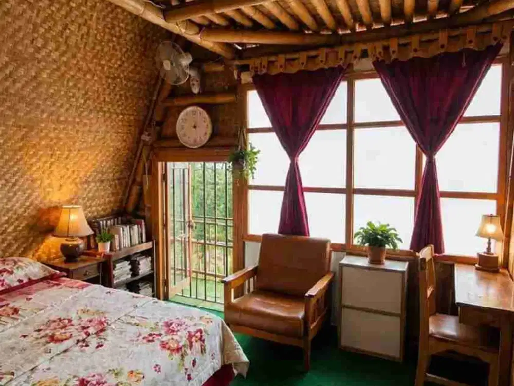 Dijual Rumah Bambu - Bernuansa Alam di Sariwangi
