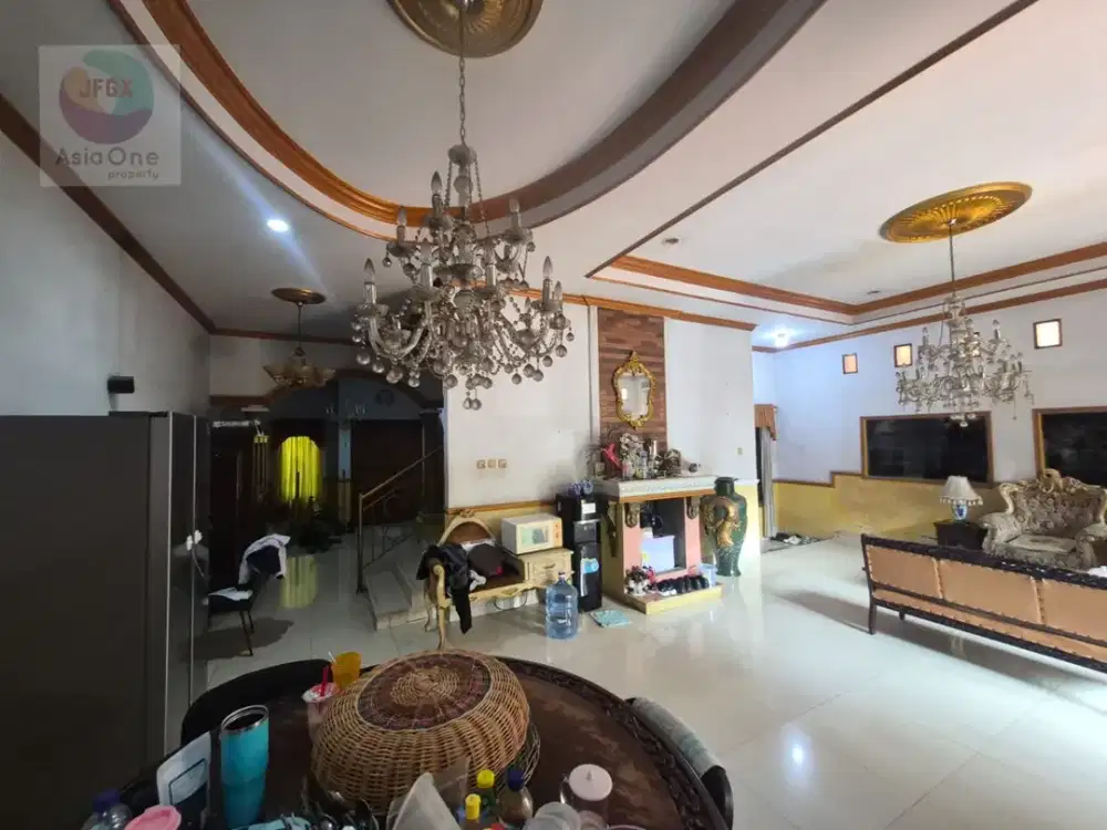 DISEWAKAN RUMAH BESAR 5 KAMAR DI GRAND GALAXY BEKASI