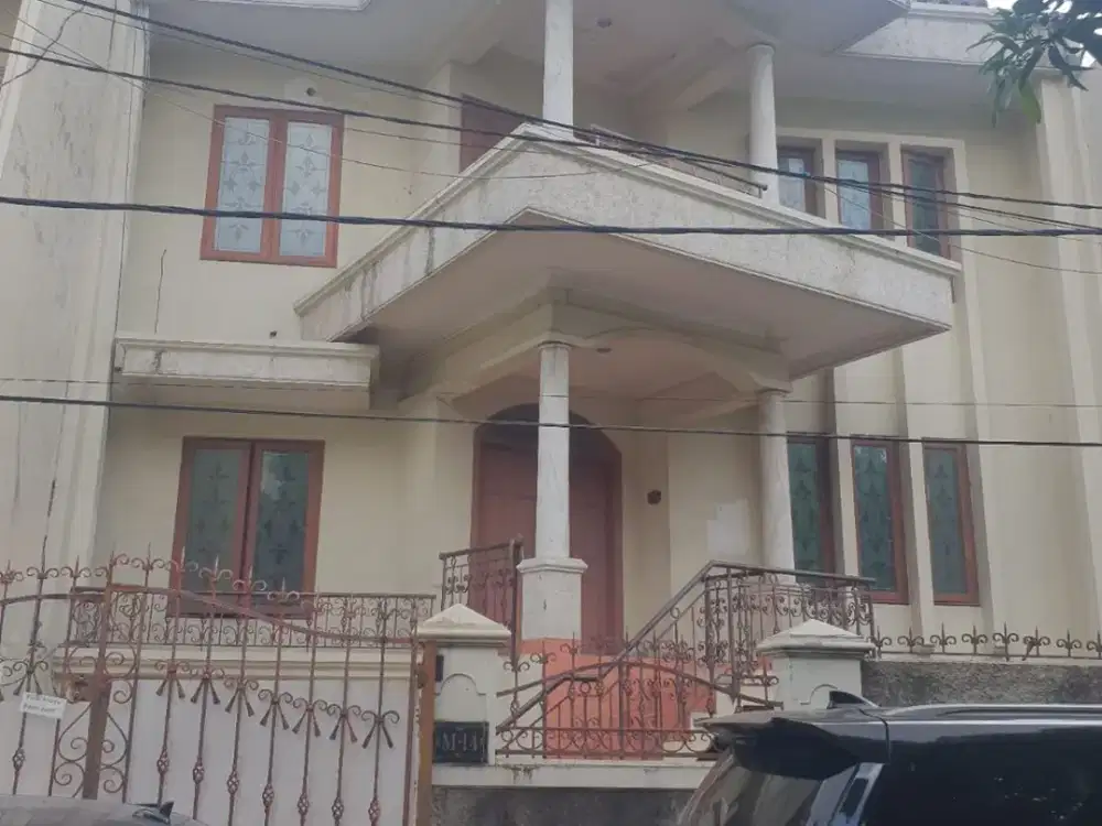 DISEWAKAN RUMAH DG 3 KAMAR DI METRO SUNTER JAKARTA UTARA