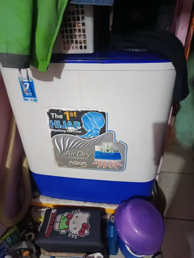 Mesin cuci merek aqua