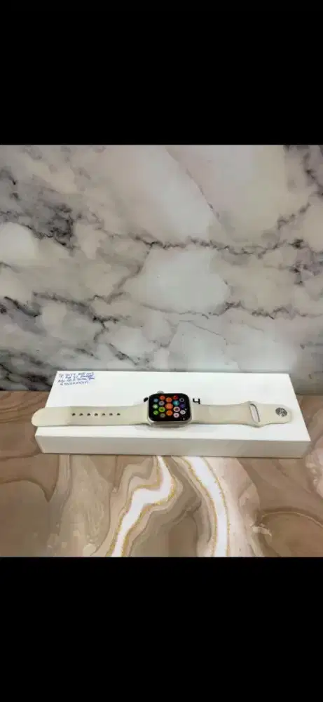 Ip.31177 || Apple Watch SE Gen 2 40Mm Starlight (Resmi, Garansi sd )