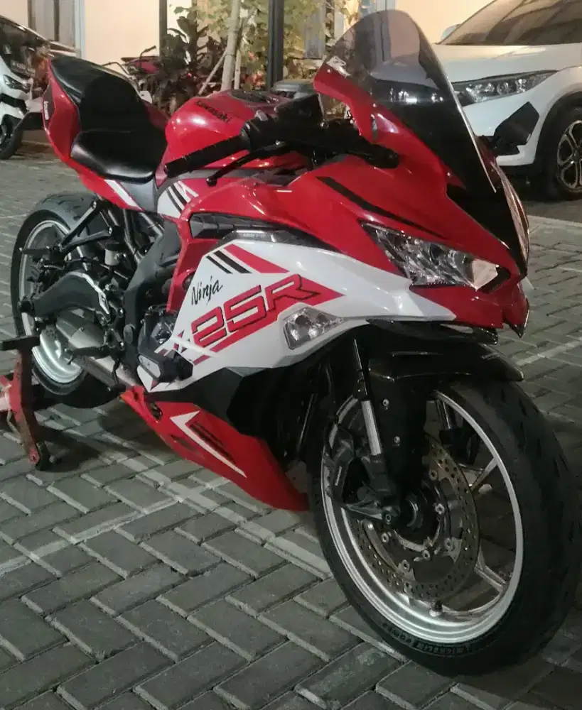 Kawasaki Ninja ZX-25R Tahun 2021