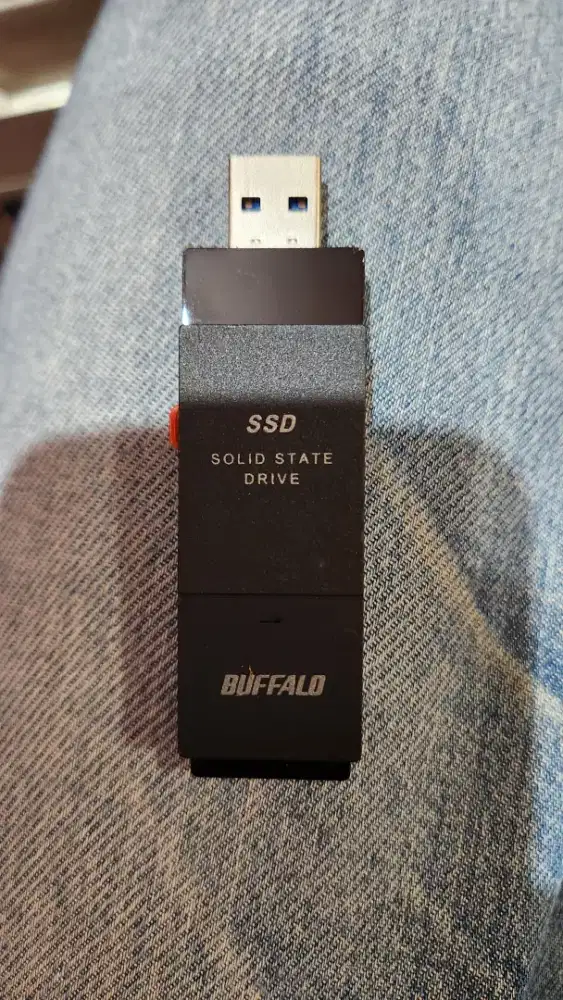 SSD 2TB  penyimpanan data
