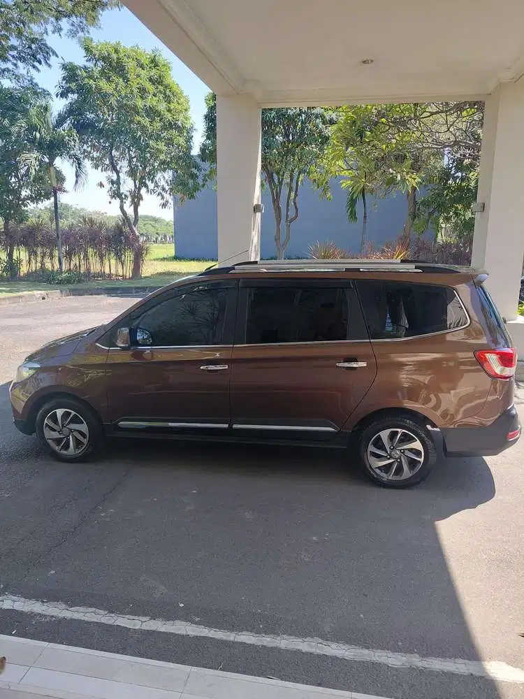 Wuling Confero S 1.5 Lux Captain Seat/TV 2017