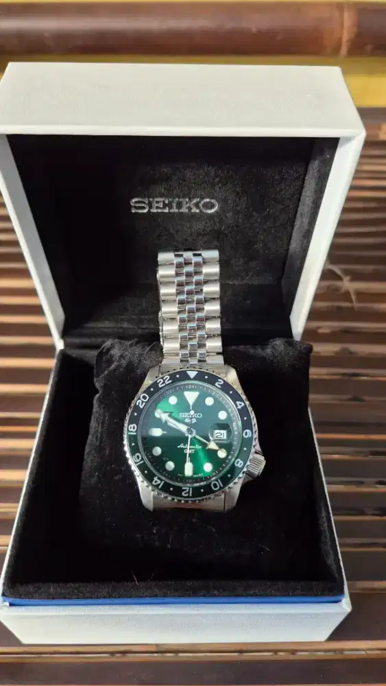 SEIKO 5 SSK035K1 GMT GREEN