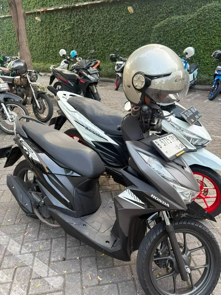 Honda Beat Sporty CBS Silver Hitam
