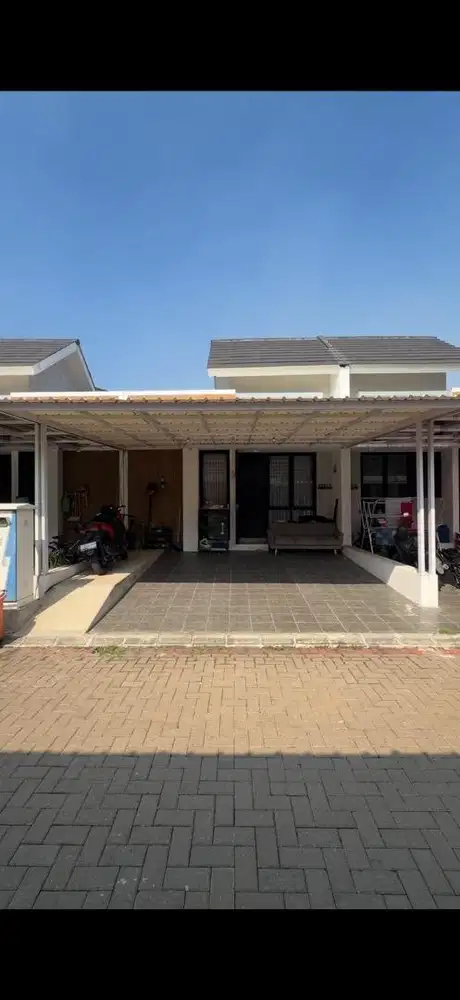 Dijual Cepat Rumah Familia urban Semi Full Furnished