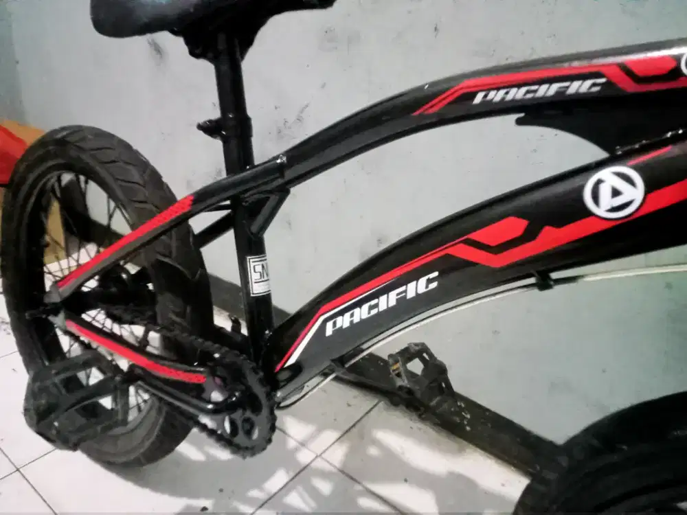 Dijual sepeda BMX merk PACIFIC ring 18 kondisi masih bgus Keker normal