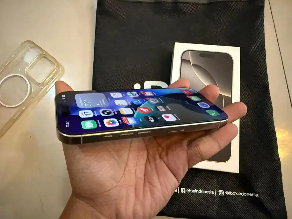 Iphone 16 Pro 256GB Resmi iBox sd Desember 2026 Natural Titanium
