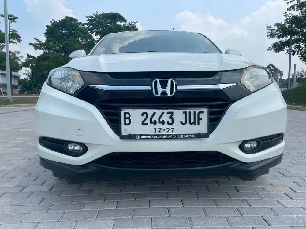HR-V E CVT 2015 WHITE RARE ITEM PERFECT CONDITION