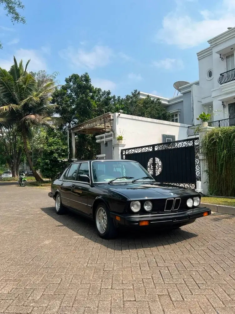 BMW 520i E28 1988 Black Hitam BU 1987 US Style 1989 interior original