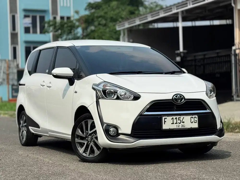 Sienta V Cvt 2016 Putih