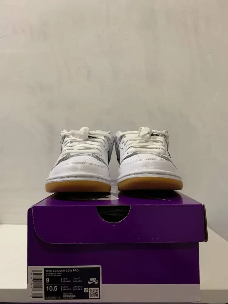 Nike SB Dunk Low White Gum Size US 9 / Euro 42.5 VNDS