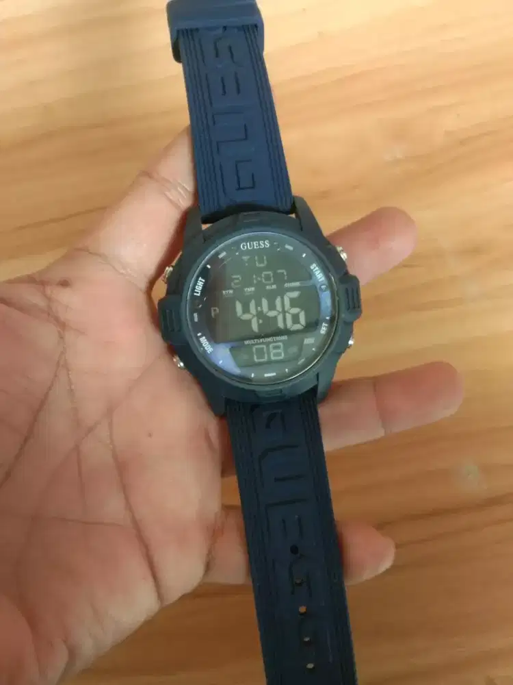 Jam tangan guess