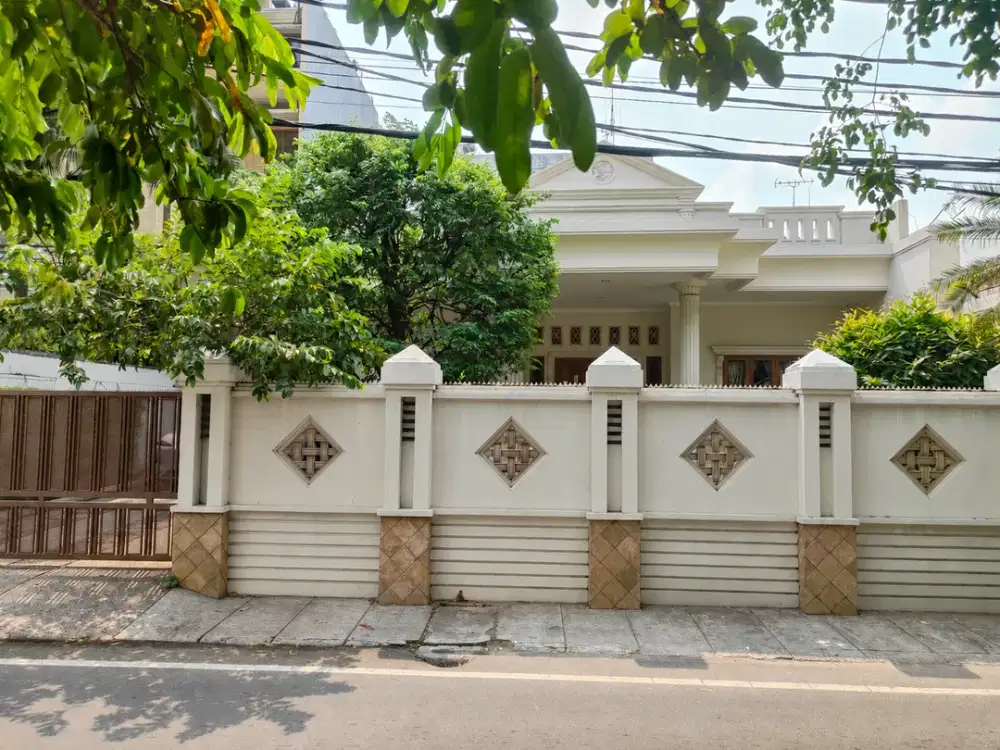 Dijual Rumah 1 Lantai Luas dan Asri berlokasi strategis di Tanah Abang, Jakarta Pusat