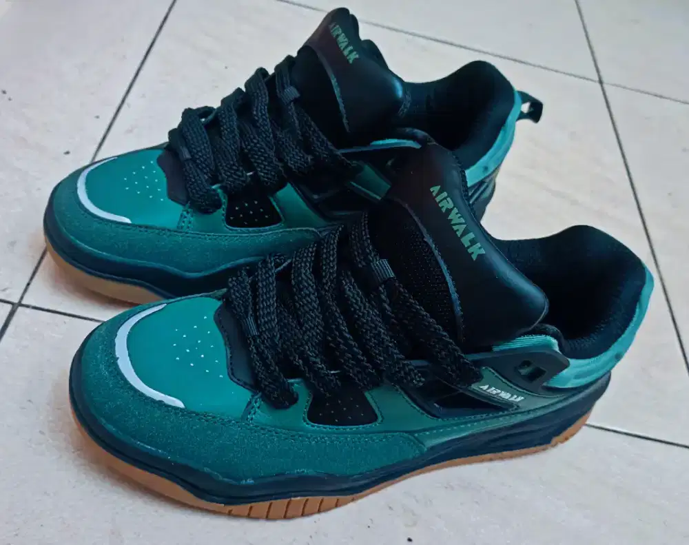 Airwalk Easley Sec Like New, salah size. Masih mulus 99,9%, Fullset
