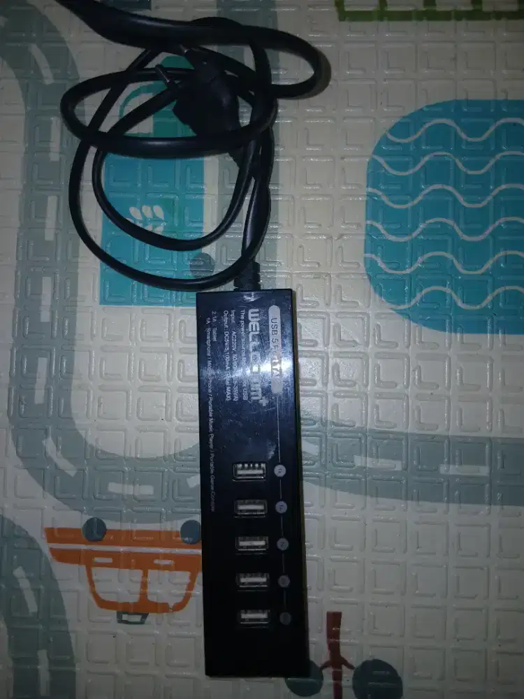 Wellcomm USB Travel Charger dengan 5 port USB