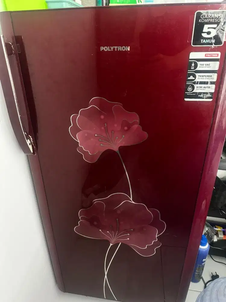 Kulkas Polytron kondisi mulus dan bagus
