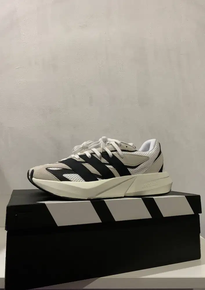 Adidas Lightblaze Black White Grey Size US 9 / Euro 42.5 BNIB