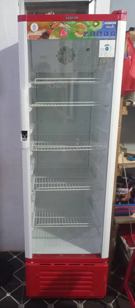 Dijual Showcase 5 rak